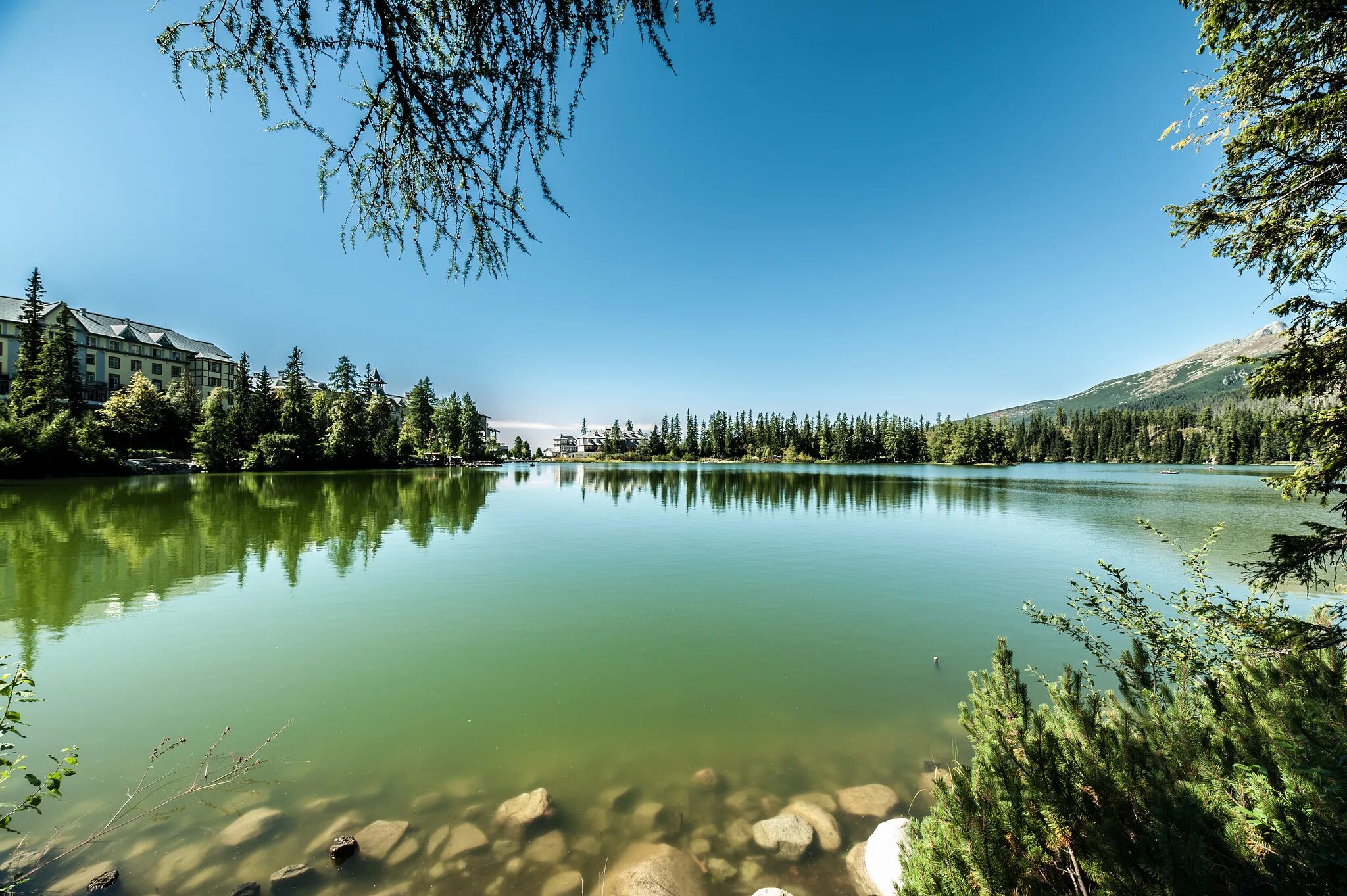 Озеро тахо невада. Куокансуо озеро. Водоемы европы. Водоемы европы. Чистый водоем.