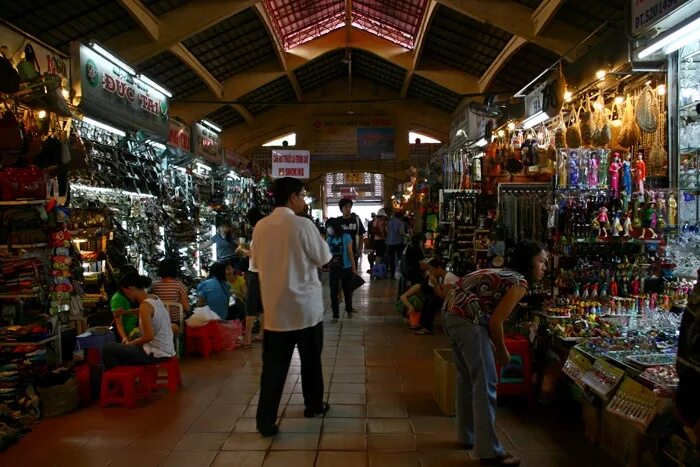 Южные ворота рынок поставщики. Вьетнамский костюм южные ворота рынок. Рынок южные ворота в москве. Тц южные ворота. Рынок южные ворота в москве.