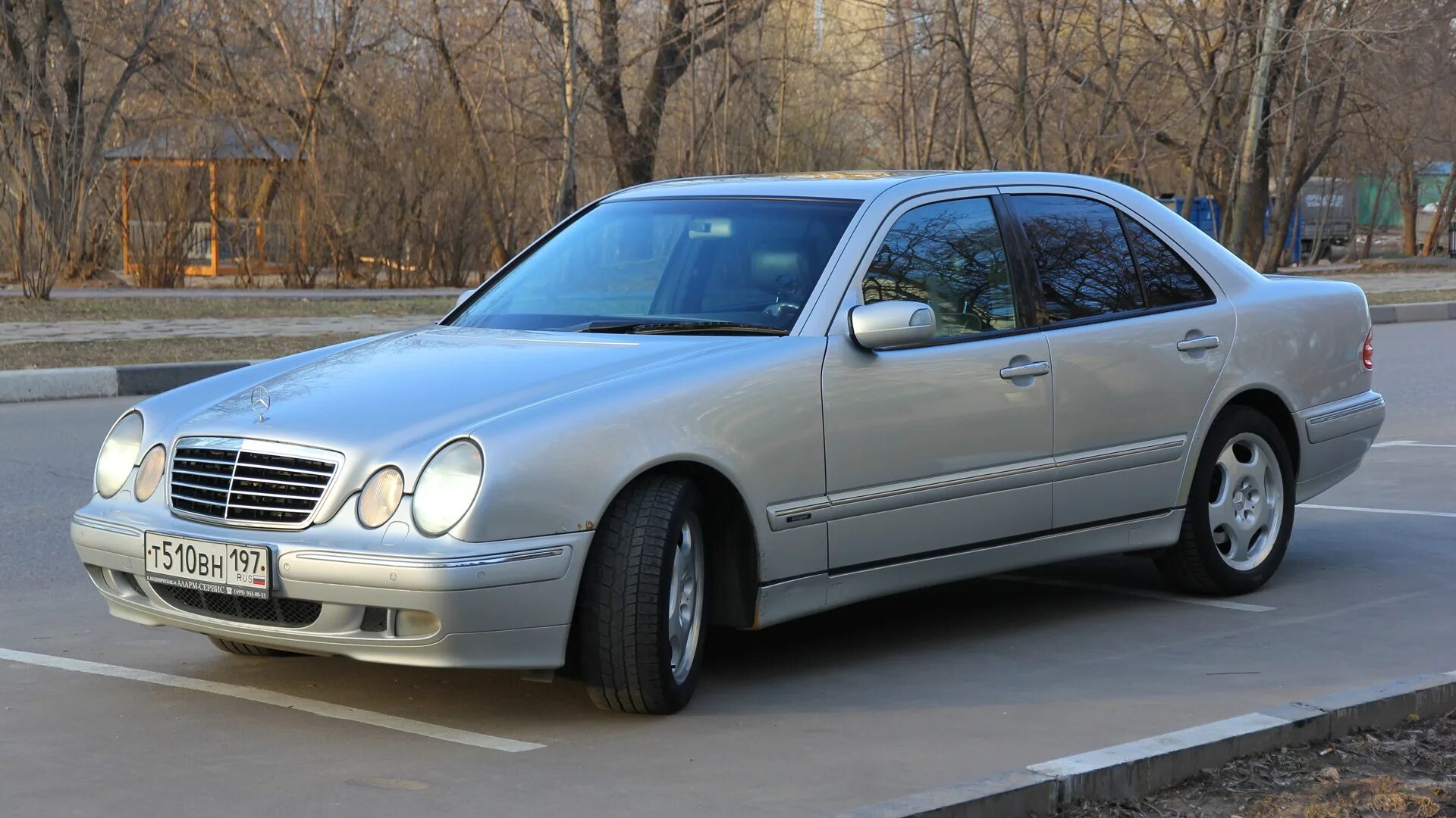 Мерседес е430. E class 2001 4.3. Mercedes e class 2001. Мерседес е класс 2001. С класс 2000 года