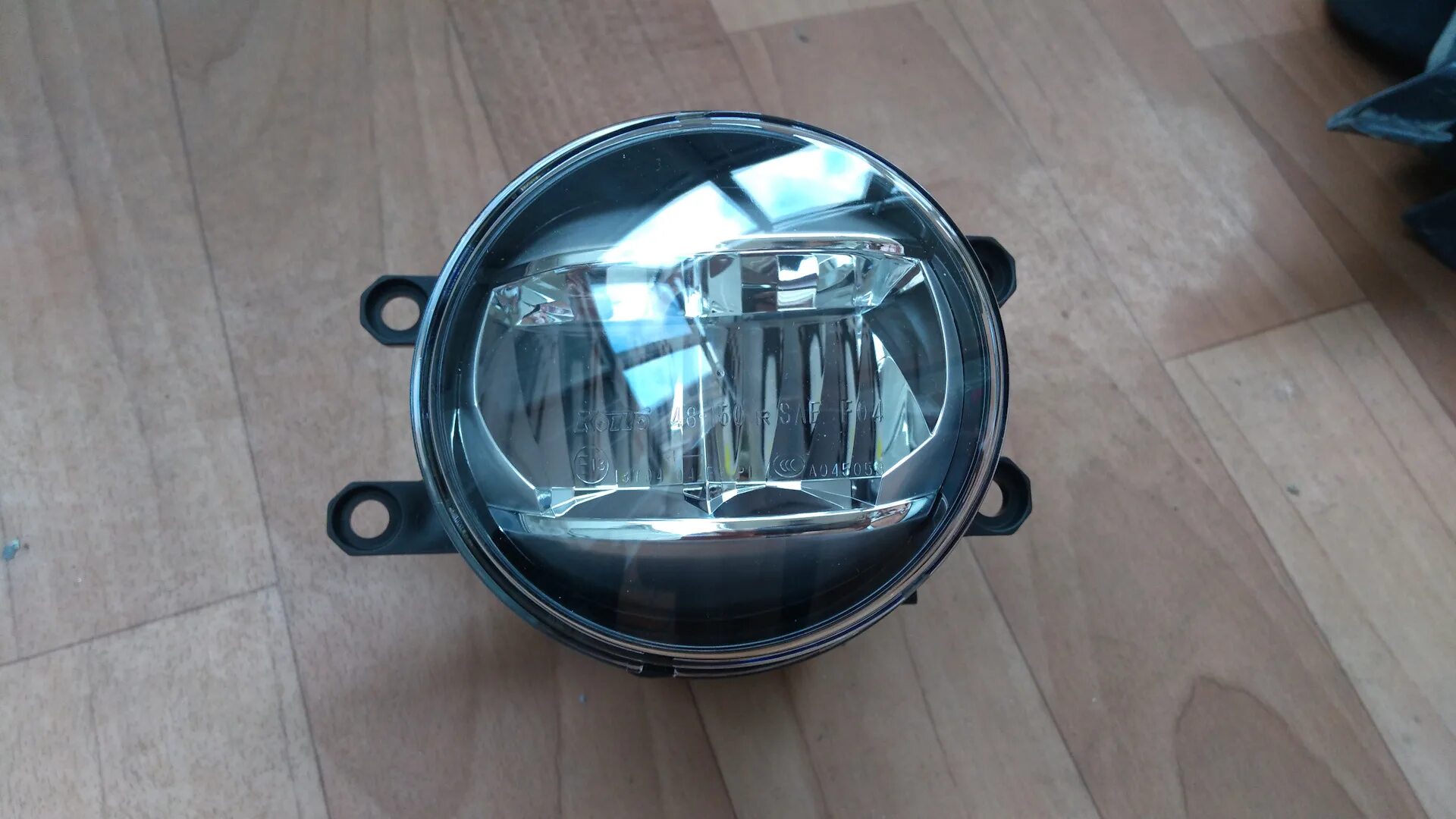 Противотуманные фары lexus. Led ПТФ Toyota Avensis 2004. Avensis 250 ПТФ. ПТФ 70311 Lexus. Фары ПТФ Авенсис 2004.