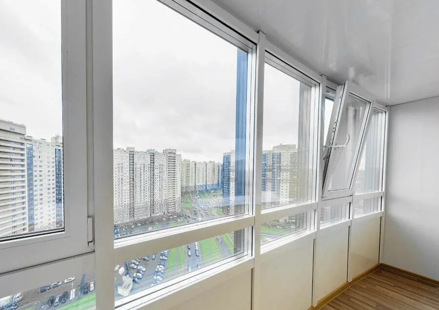 Пластиковая лоджия. Застекленный балкон. Пластиковый балкон. Пластиковое остекление лоджии. Панорамная лоджия.