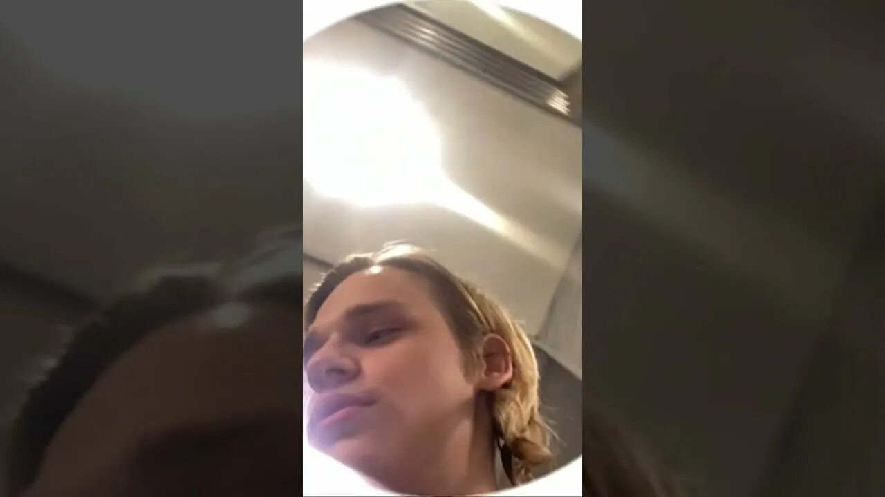 Скалли милано концерт кемерово. Скалли милано избили в питере. скалли милано рэпер фото. скалли милано курит. скалли милано курит ашку.