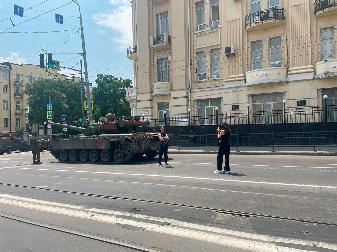 Военная техника в Ростове. Военное положение в Ростове на Дону 24 июня. Войска в Ростове. Кадры с Ростова на Дону. Россия сегодня в ростове на дону