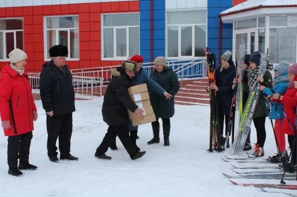 Погода в плотниково алтайский край косихинский. Малахово Косихинский район Алтайский край. Косихинская средняя школа. Директор Косихинского лесхоза.