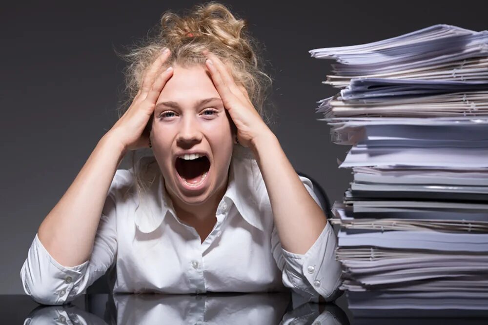 Burnout stress. Эмоциональное выгорание эстетика. Work burnout. Женщина в стрессе. Грустный на работе.