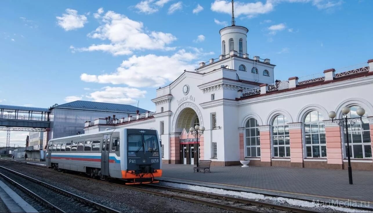 Г пригородный россия. ЖД вокзал Йошкар-Ола. Йошкар-Ола (станция). Вокзал Йошкар Ола. Вокзал платформы Йошкар-Ола.