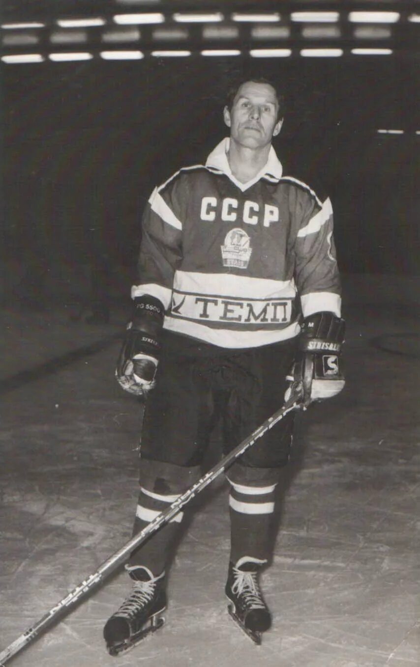 старшинов хоккеист