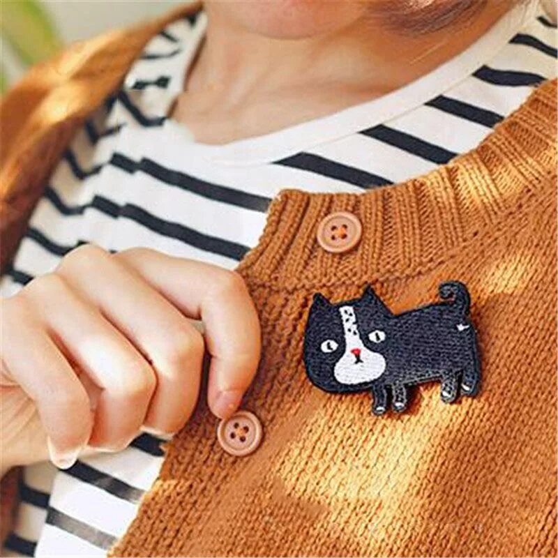 Брошь кот. Брошь котик. брошь из фетра кот. брошка котик из ткани. брошь из фетра животные.