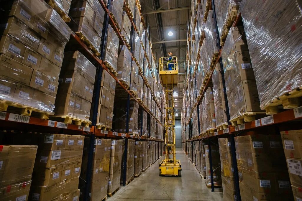 сколько человек работало на складе в шушарах