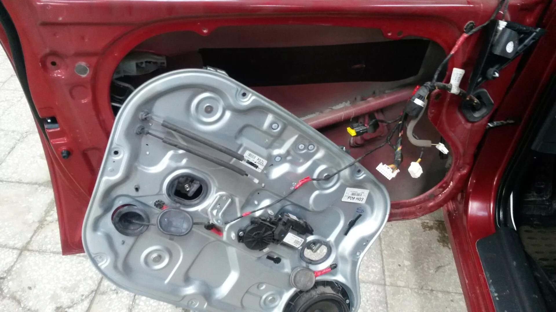 Дверь элантра 4. Стеклоподъёмник хендай i30. Дверь хендай элантра 3. Замок двери на hyundai elantra 4 2008. Центральный замок хендай соната 3 поколение.