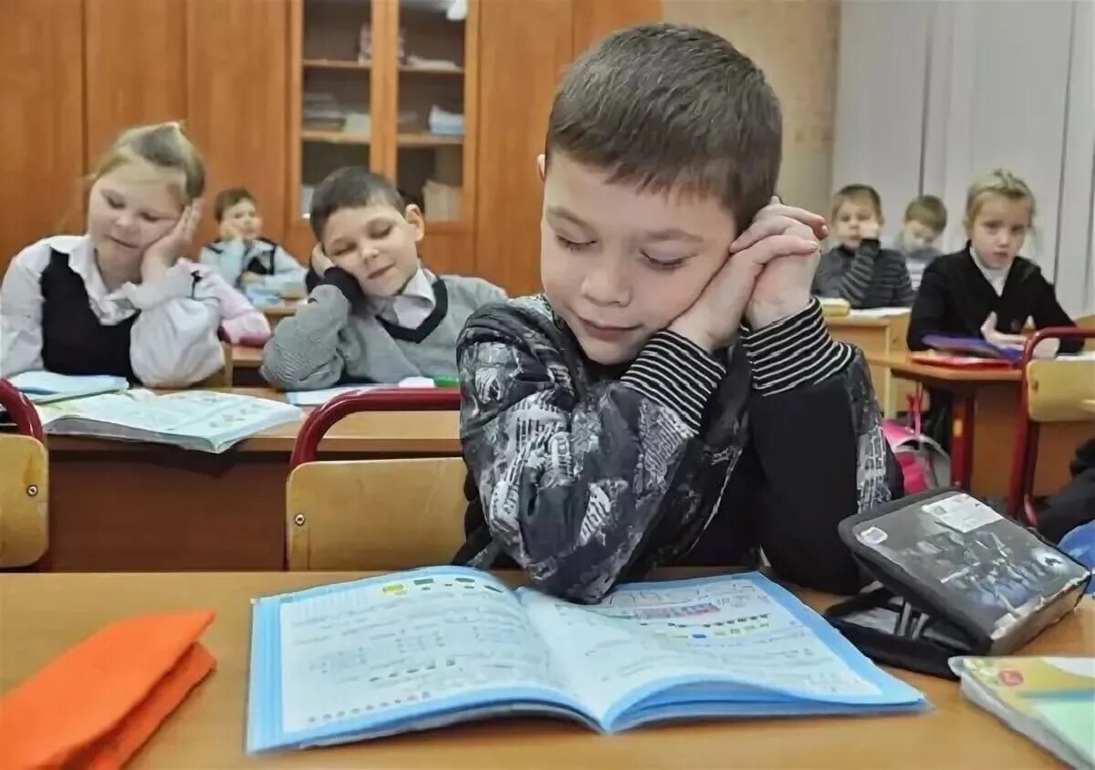 Пятидневка в школах. Урок в обычной школе. Режим занятий в школе. Обычные школьные уроки. Обычные уроки в школе