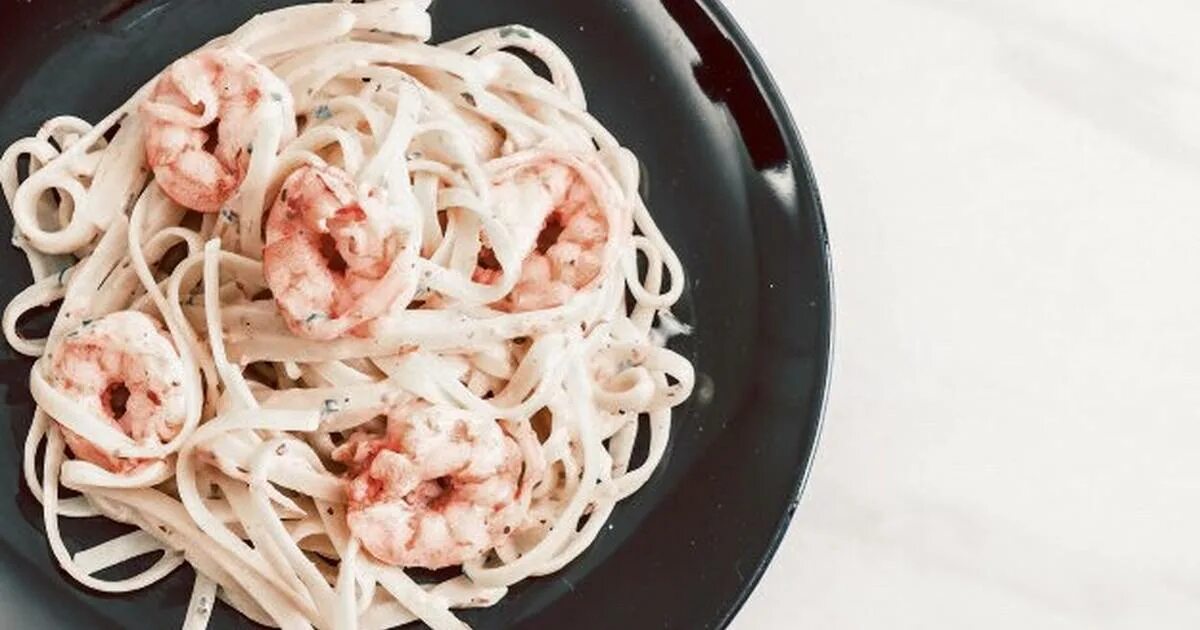 паста лингвини карбонара. карбонара рецепт с красивыми фото повар. паста карбонара с коеве. итальянская кухня паста карбонара. карбонара с ромом рецепт.