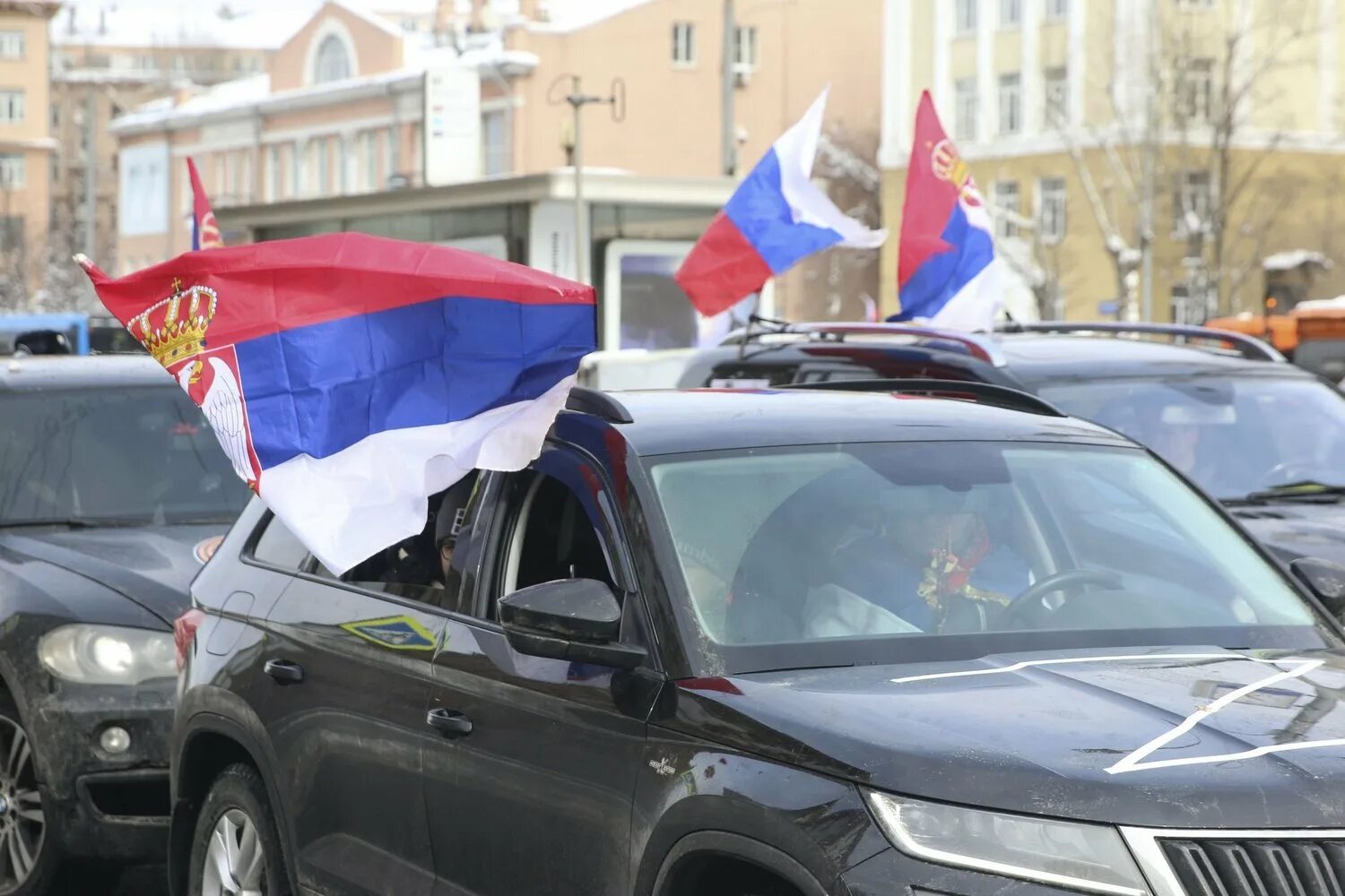 Автопробег в поддержку России. Автопробег Сербия. Автопробег в Москве. Автопробег с флагами. Поддержка россии украины