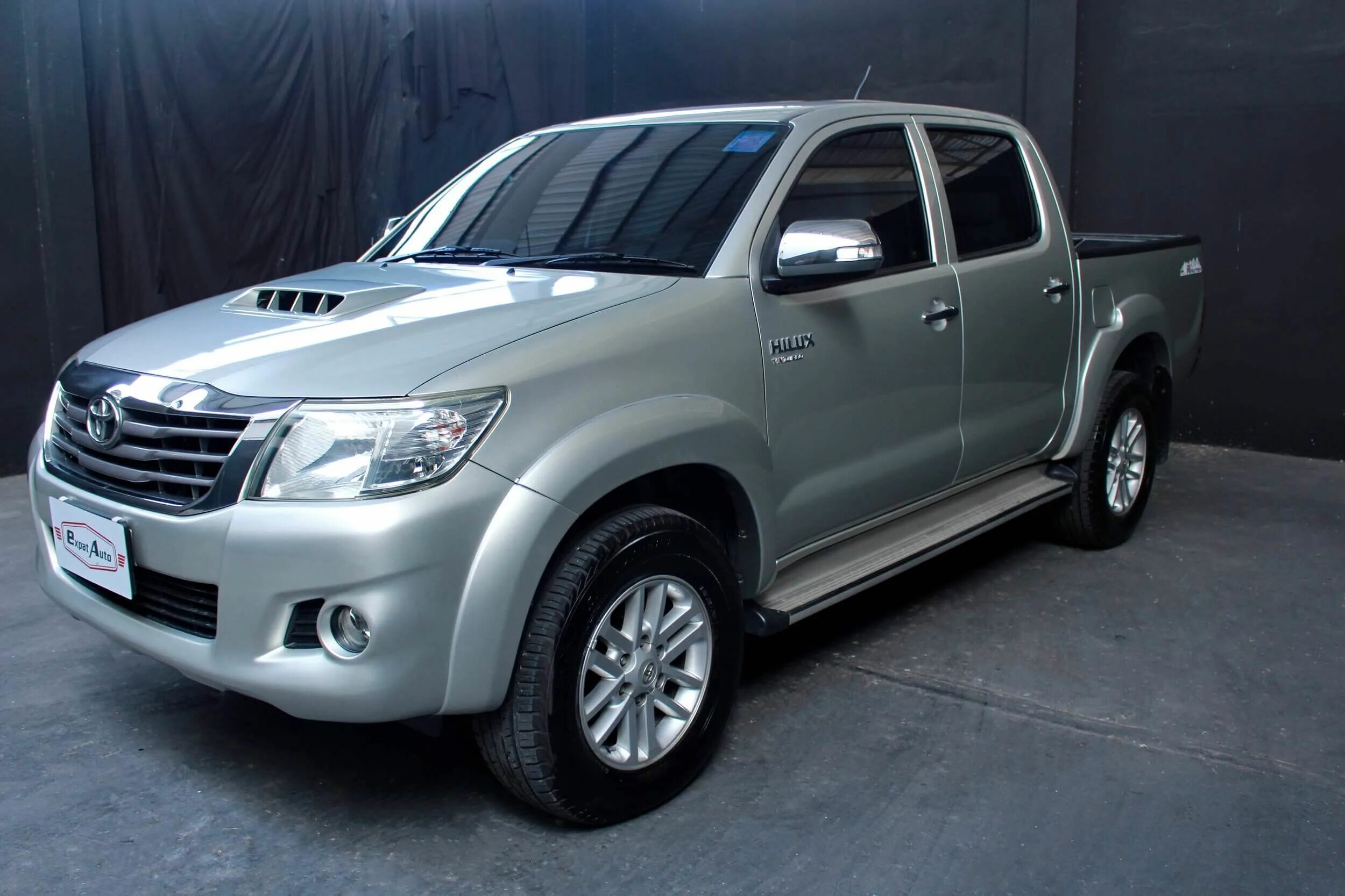 Куплю тойоту б у хайлюкс. Toyota Hilux 2014 Vigo. Toyota Hilux Vigo 2012. Toyota Hilux 2014 2.5 дизель. Тойота Hilux 2014.