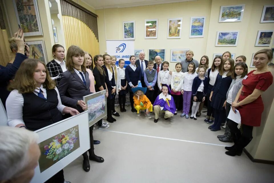 Детская художественная школа красногорск. Красногорская художественная школа. Детская художественная школа красногорск. Красногорская дхш здание. Красногорская художественная школа.