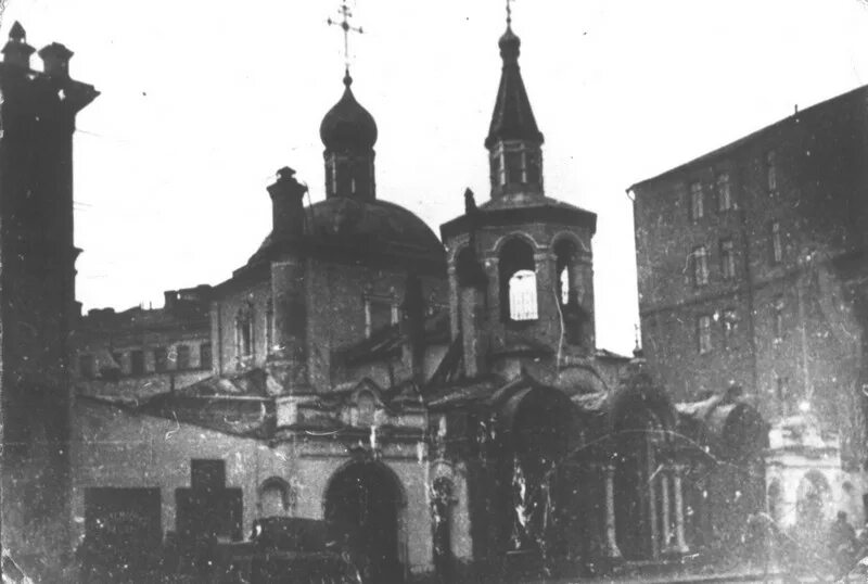 Двор церкви георгия в лучниках в москве. Храм святого великомученика георгия победоносца в старых лучниках. Храм святого великомученика георгия победоносца в старых лучниках. Георгия победоносца в лучниках. Храм старые лучники.