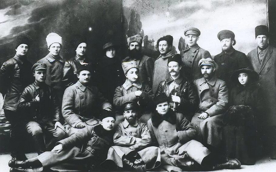 Ворошилова м б. Оборона Царицына 1918. Астрахань 1917 года. Наступление Краснова на Царицын 1918.