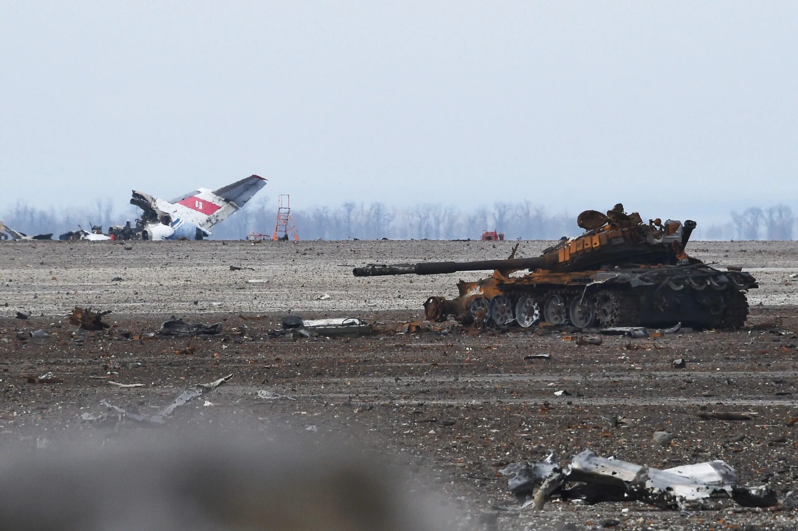 Аэропорт 2014. Разрушенный аэропорт в Донецке. Донецкий аэропорт 2012. Донецкий аэропорт 2015.