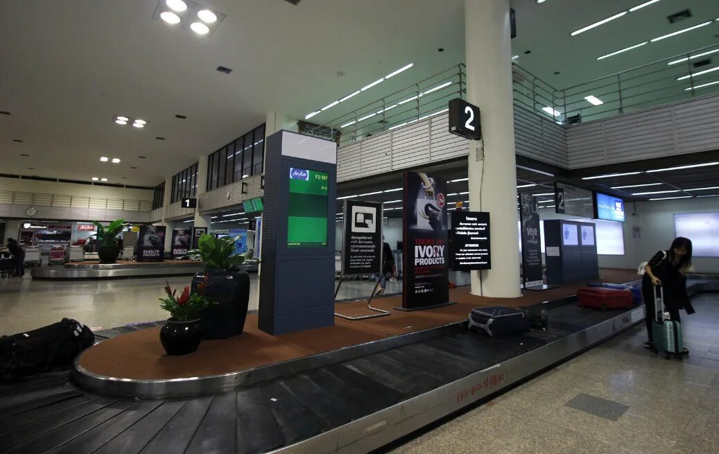 Отели в аэропорту бангкока. Аэропорт don Mueang. Гостиница Бангкоке аэропорт. Аэропорт Пхукета выдача багажа. Smoking area аэропорт Бангкок don Mueang.