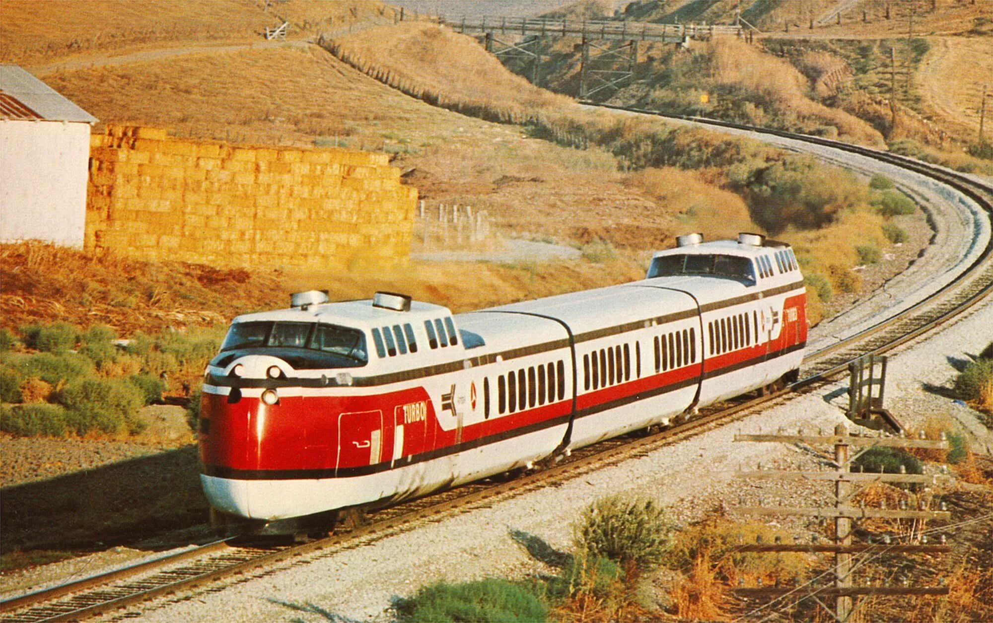 Pleasure train. Uac turbotrain. поезда америки. железная дорога в сша. американский скоростной поезд.
