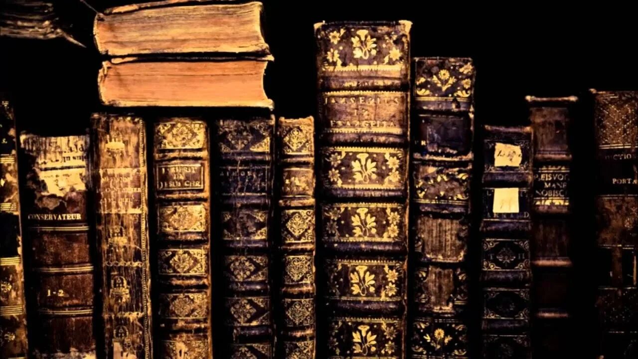 Старая книга литература. Старинные книги. Изображение старой книги. Старые книги Эстетика. Изображение старинных книг.