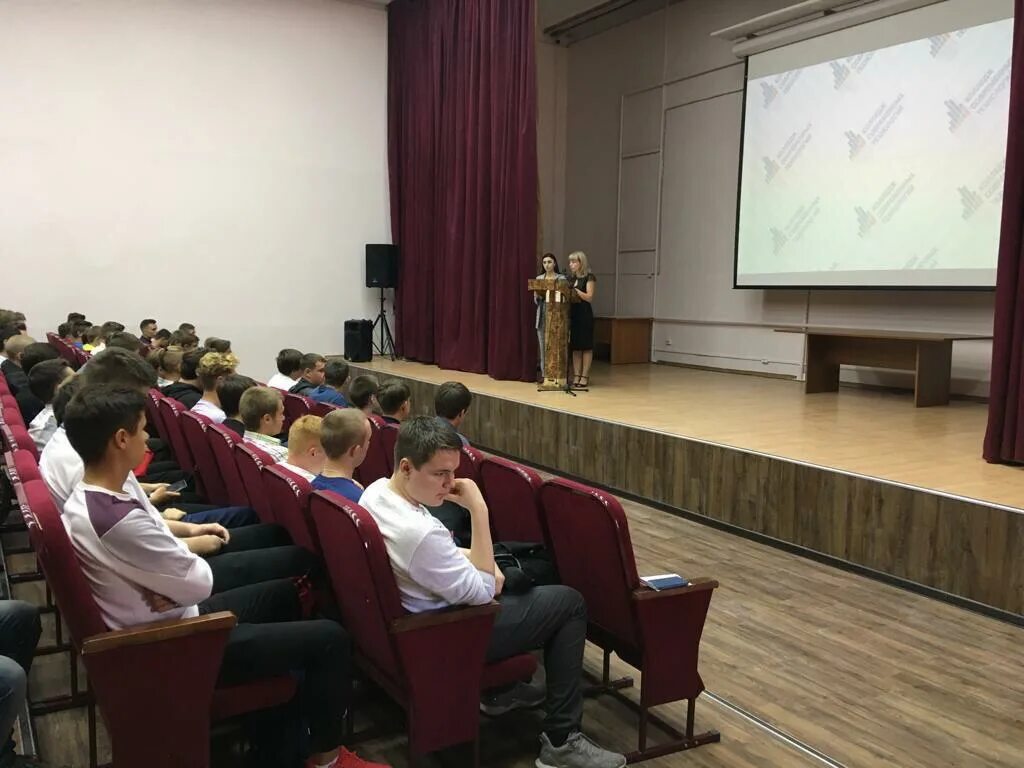 Хибинский проезд колледж современных технологий. Колледж на хибинском проезде. колледж современных технологий хибинский 10 2018 год. хибинский проезд 10 колледж. колледж современных технологий хибинский 10 студенты.