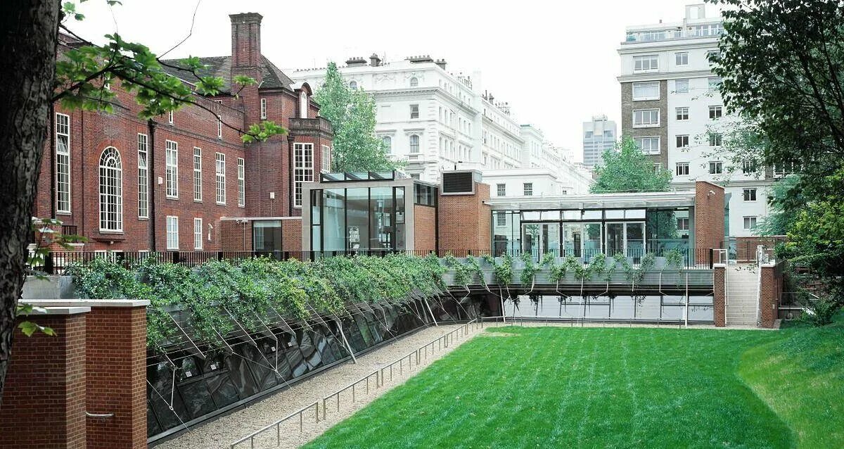 Royal geographical society. Королевское географическое общество здание. Британское королевское географическое общество. Королевское географическое общество в лондоне. Британское королевское географическое общество.