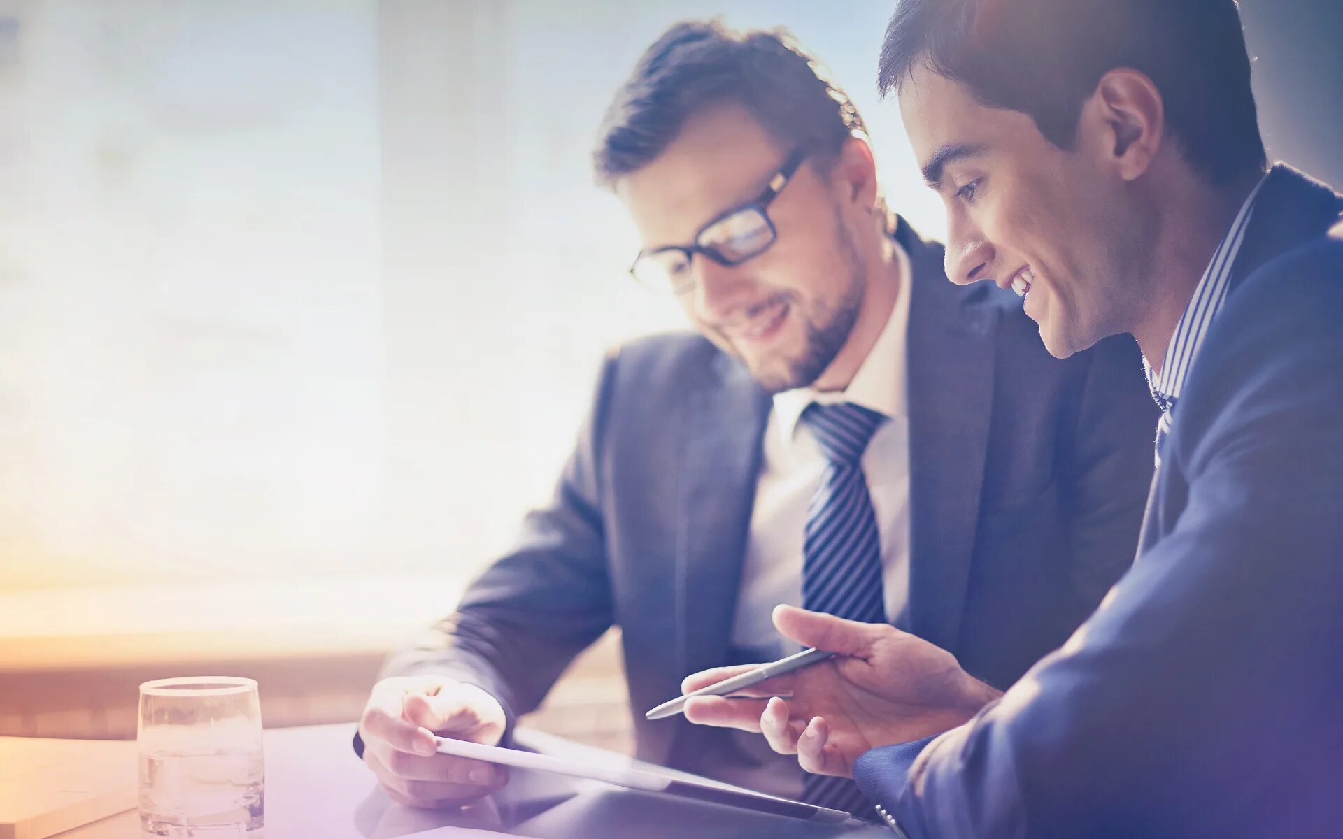 бизнесмен вопрос. инвестор. бизнесмен. с чего начинают бизнесмены. начинающие бизнесмены.