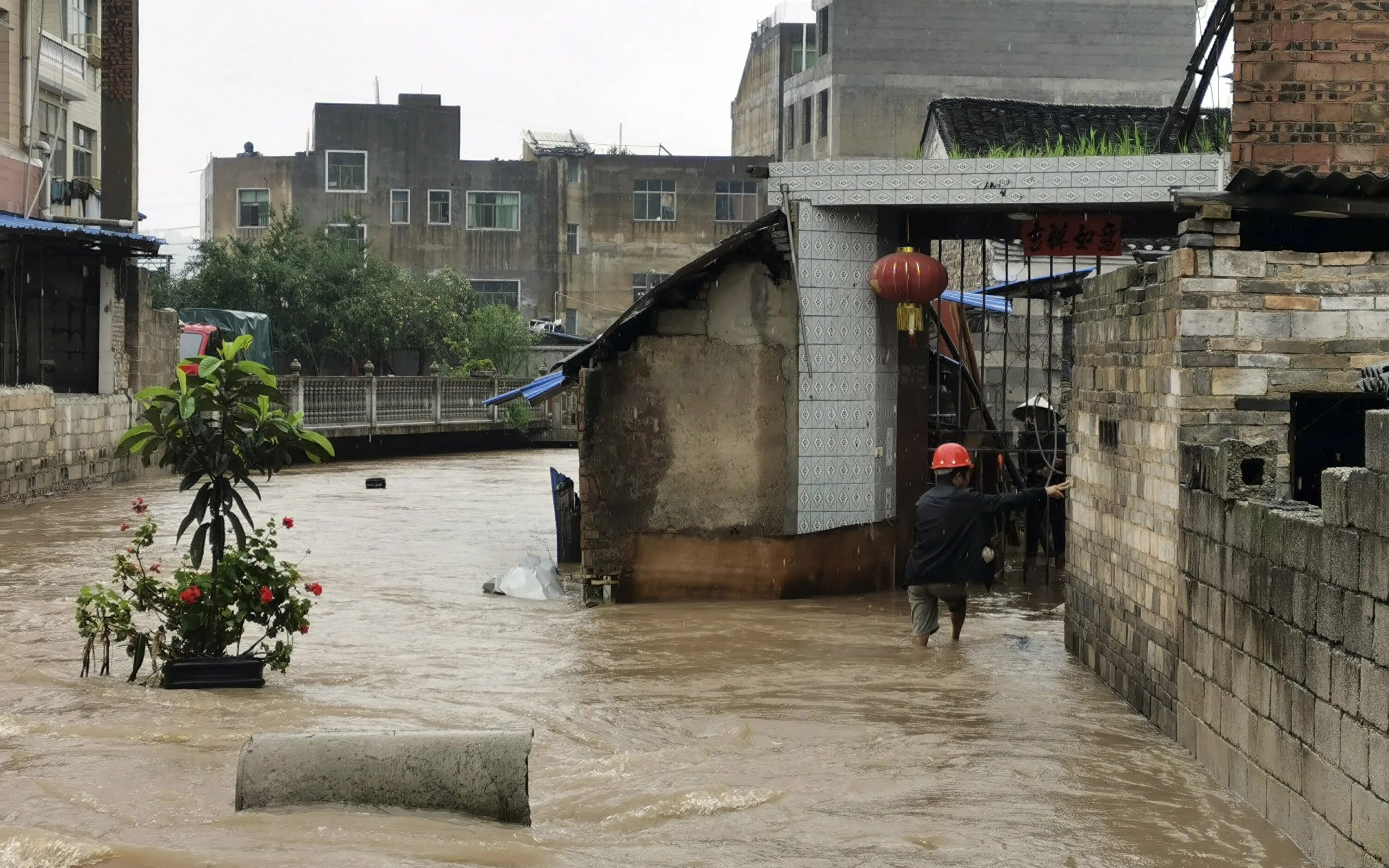Какое наводнение в китае. Наводнение в Китае. Наводнения в Китае (2010). Затопление Китая. Наводнение в Китае сейчас.