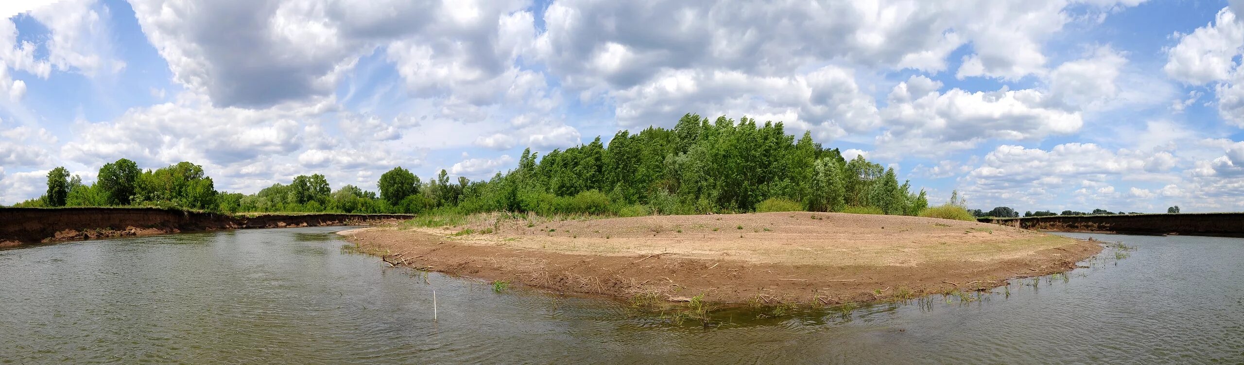 Погода в татарской каргале. Река Сакмара Татарская Каргала. Татарская Каргала пляж Сакмара Сакмара. Пляж реки Сакмара. Река Сакмара Оренбургская область.