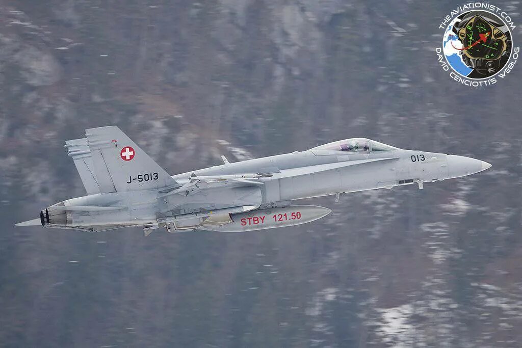 F-18 ввс швейцарии. F/a-18 hornet швейцария. Ввс швейцарии. Самолеты швейцарии второй мировой. Швейцарские ввс.