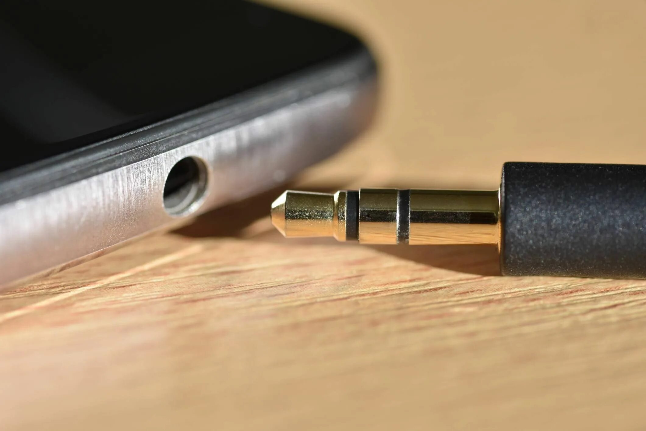 Headphone Jack 3.5 mm. Разъём для наушников 3.5 мм в телефоне. Разъём 3.5 мм наушники. Iphone 6 разъем для наушников. В разъем наушников попала вода