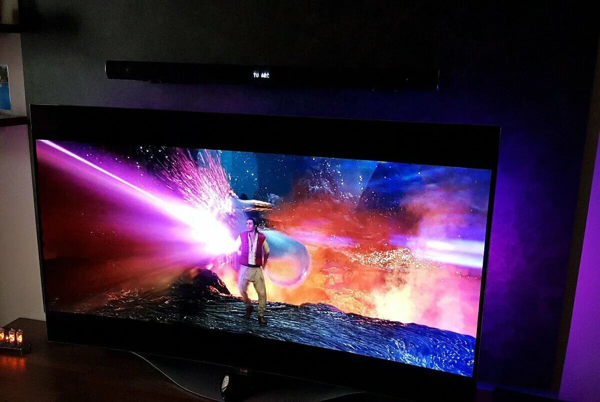 Монитор Philips Ambilight. Телевизор самсунг с подсветкой Ambilight. Эмбилайт для телевизора LG. Телевизор LG С подсветкой Ambilight. Подсветка tv lg