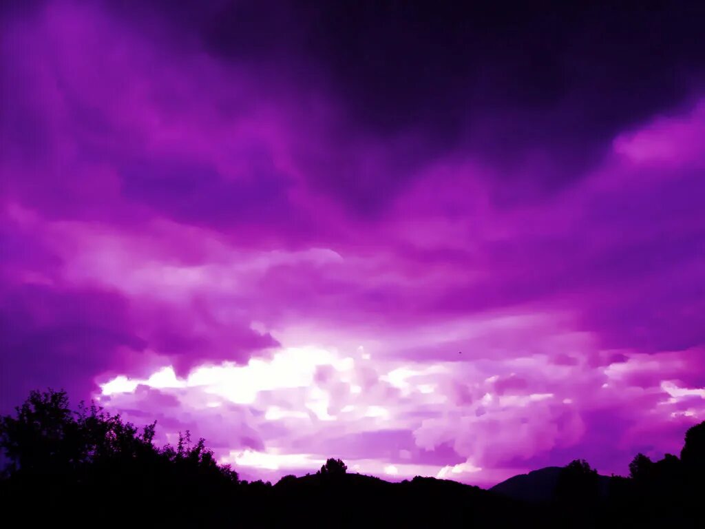 Purple conf. Фиолетовое небо. Красивое фиолетовое небо. Сиреневое небо. Темно фиолетовое небо.