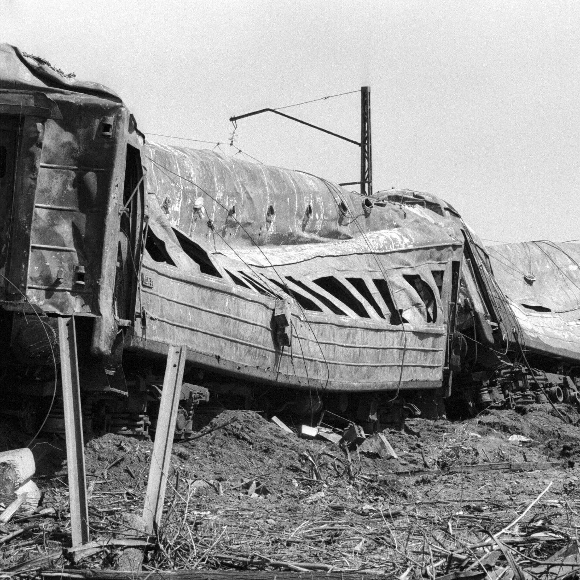 1989 железная дорога. Новосибирск-Адлер катастрофа 1989. Аша Улу Теляк Железнодорожная катастрофа. Железнодорожная катастрофа Аша 1989. Трагедия 1989 Новосибирск Адлер.