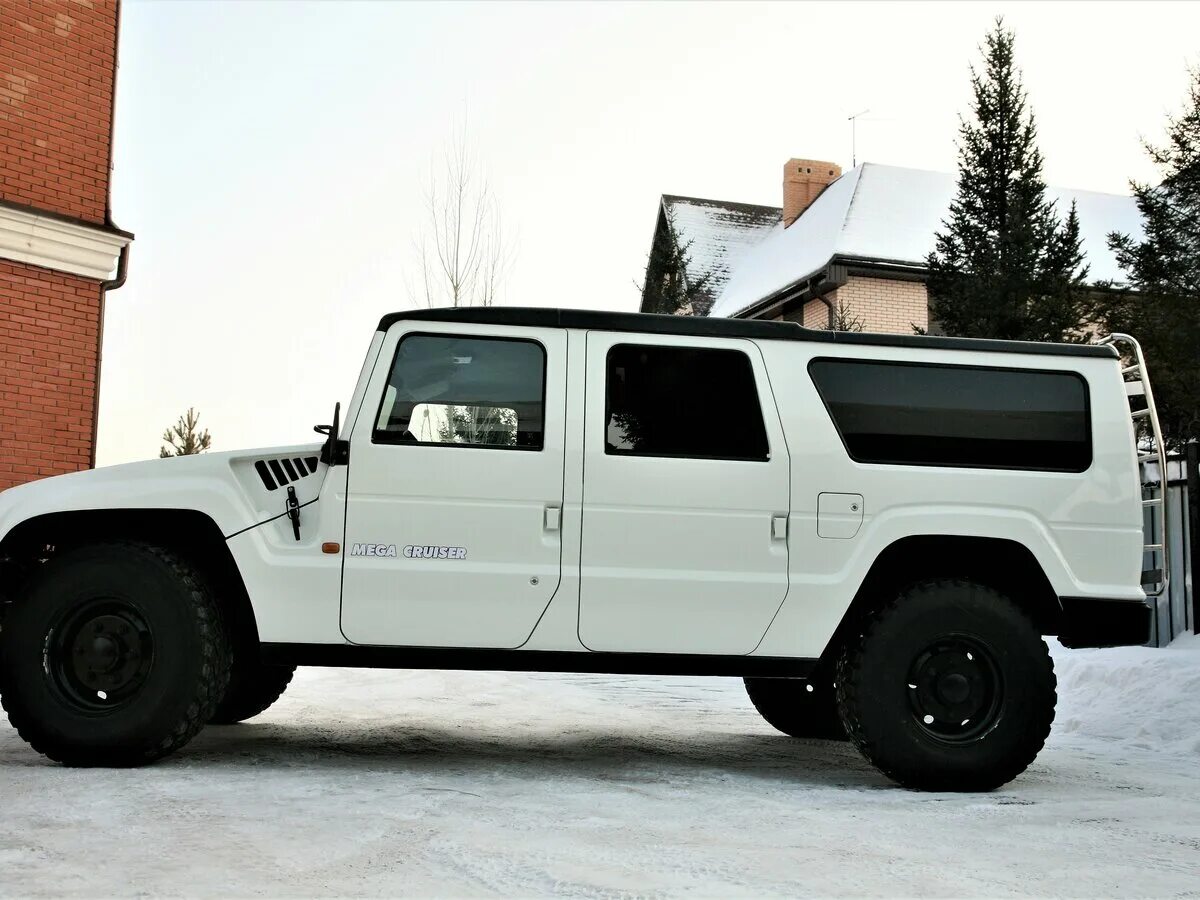 Мега крузер купить. Toyota Mega Cruiser. Toyota Mega Cruiser 2014. Toyota Mega Cruiser Гражданский. Hummer Mega Cruiser.