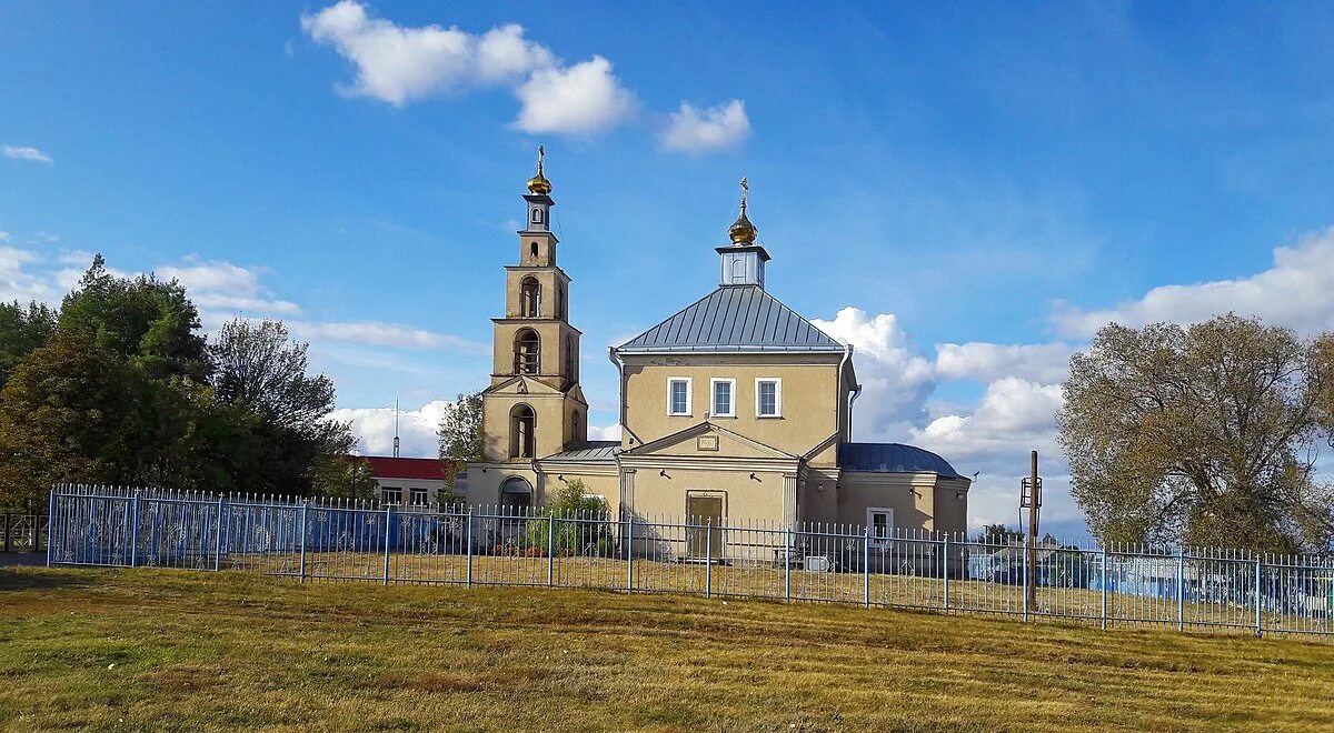 Села корочанского района. Корочанский район село Яблоново. Село Яблоново Корочанский район Белгородская. Храм в Яблоново Корочанского района Белгородской области. Храм Димитрия Солунского в селе Яблоново Белгородской области.