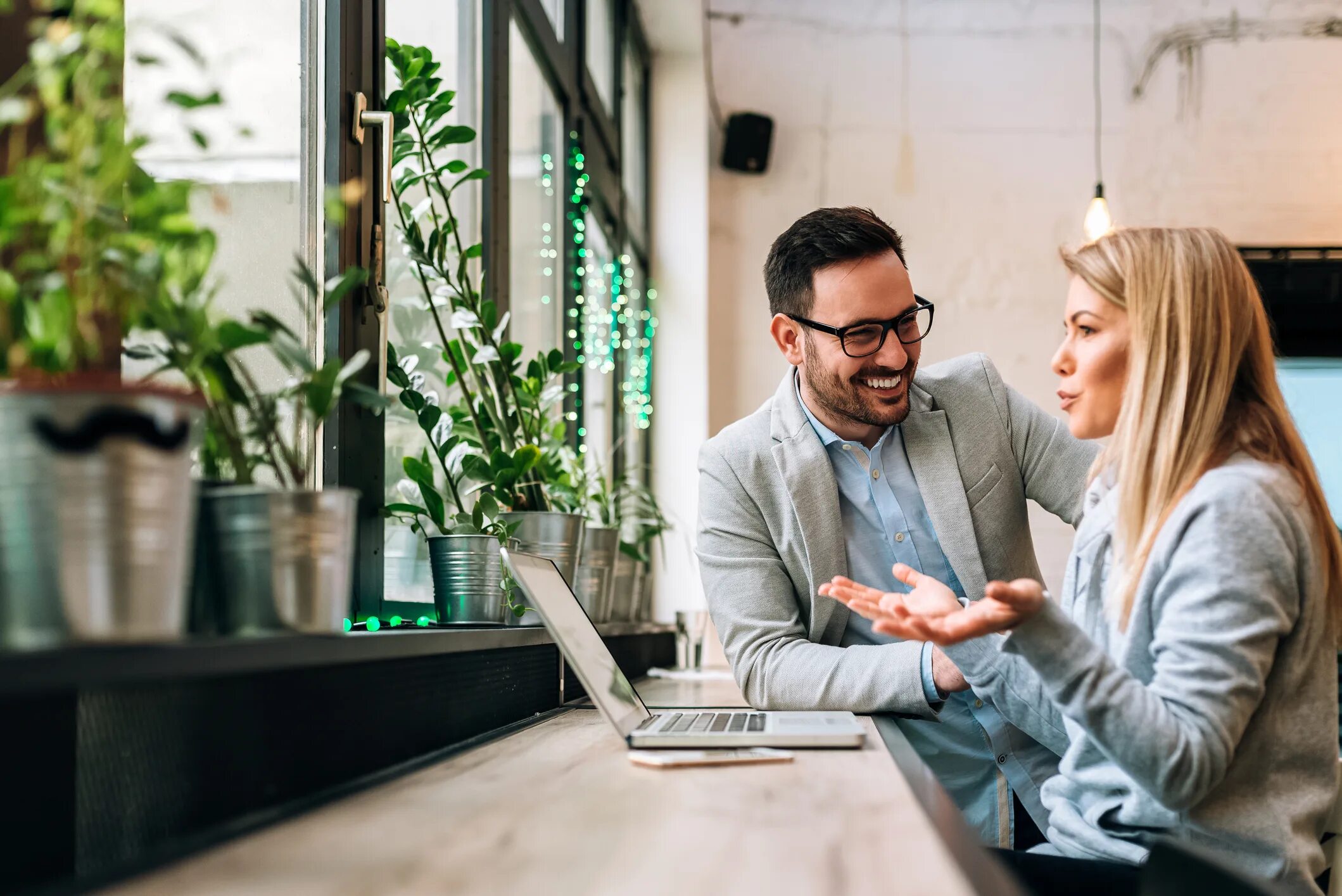 Working with dates. Business meeting in a restaurant. businessman restaraunt meeting. dating coworker retail. employees are penalised when they work alone with the management 18.