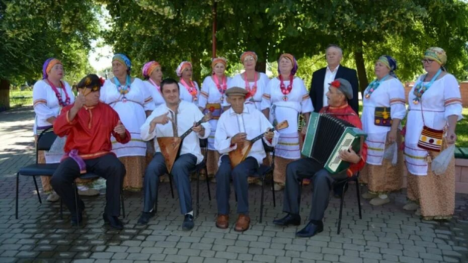 Богучарский ансамбль. Ансамбль г. Богучар. Богучар жители. Ансамбль русский стиль город Богучар.