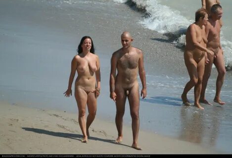 Girls on the Beach photo - voyeur - beautiful bodies 
