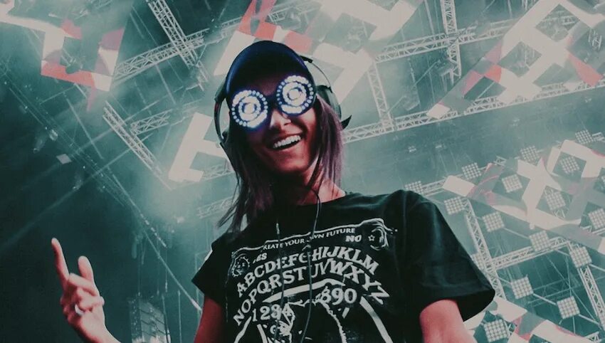 Rezz give in to you. Rezz канадский диджей. siiickbrain. rezz 2025. rezz edge.