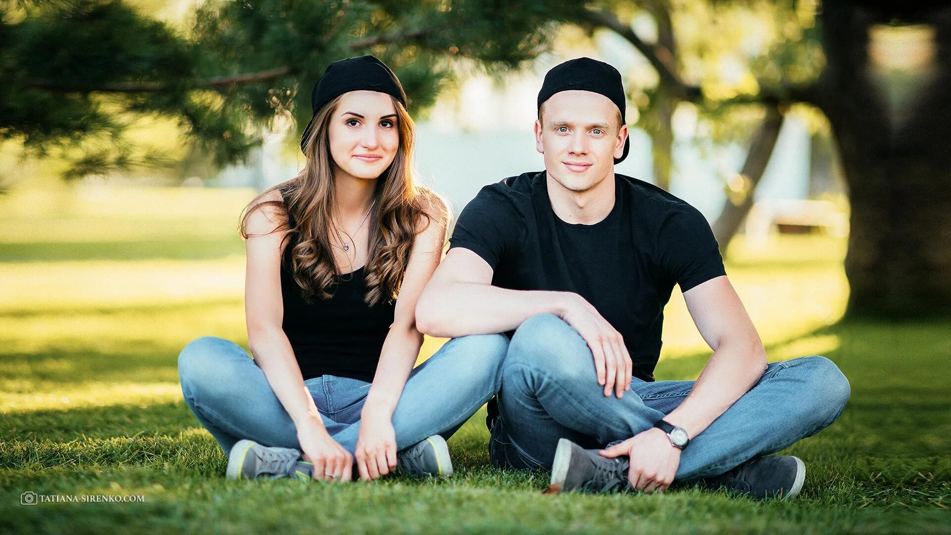 красивый поцелуй. соблазнение женщины. счастливые мужчина и женщина. мужчина и женщина любовь. фотосессия с любимым человеком.