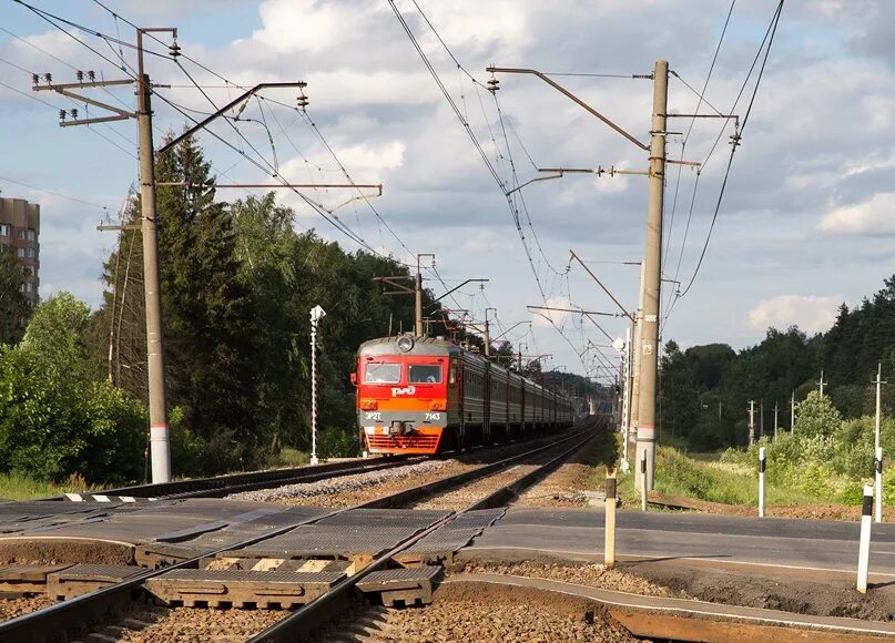 Мга 416. Железнодорожный переезд. Приближающийся поезд. ЖД переезд. Железный дорожный переезд.