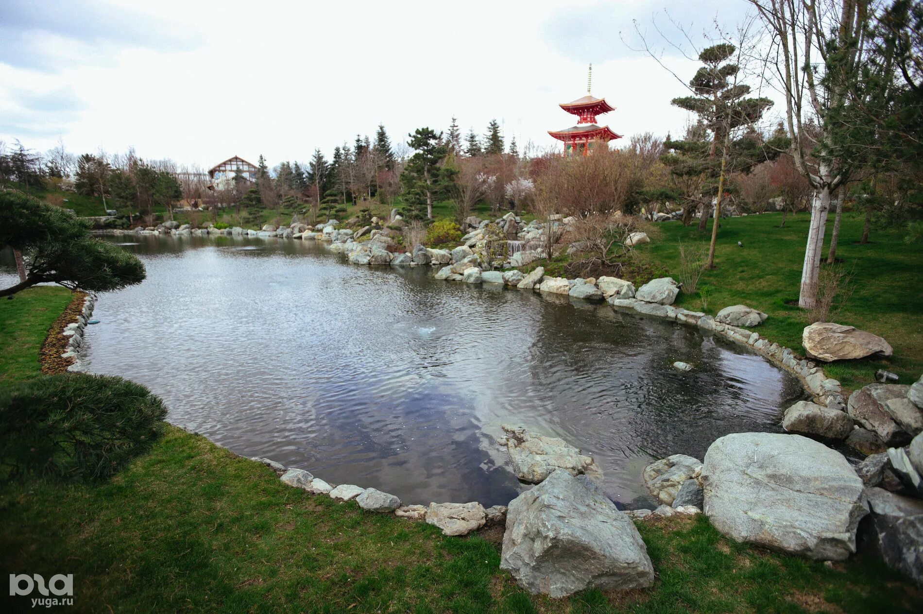 Японский сад краснодар где. Парк Краснодар японский сад. Краснодар чпонский сад коминка. Японский сад в парке Краснодар. Краснодар японский сад рётей.