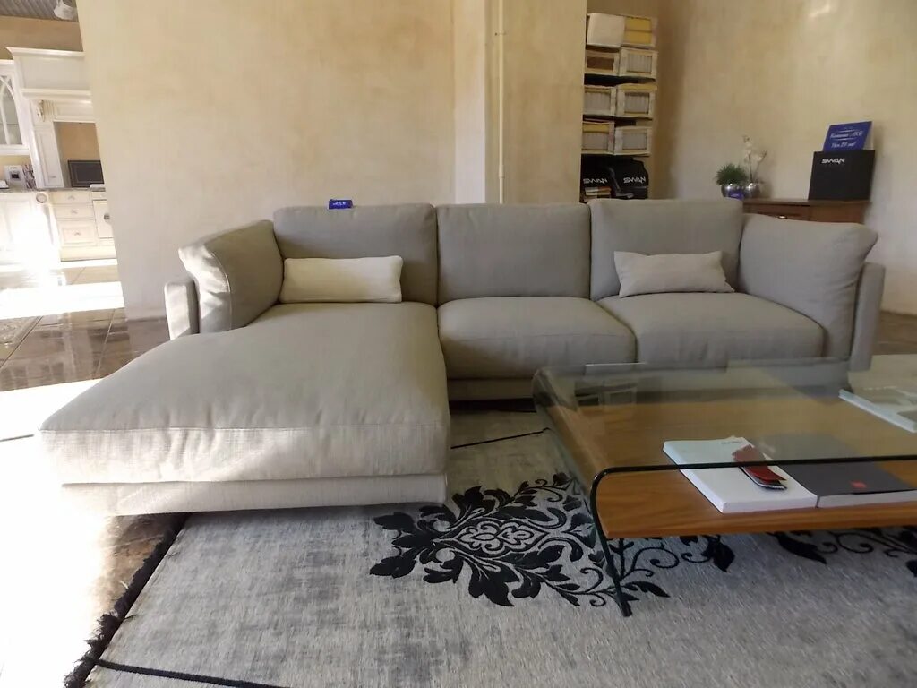 Гостиная со встроенным шкафом. П образный диван на весь зал. Два шкафа стол диван пуховый. Шкаф-кровать диван трансформер transmeb блюз. Диван из рогожки.