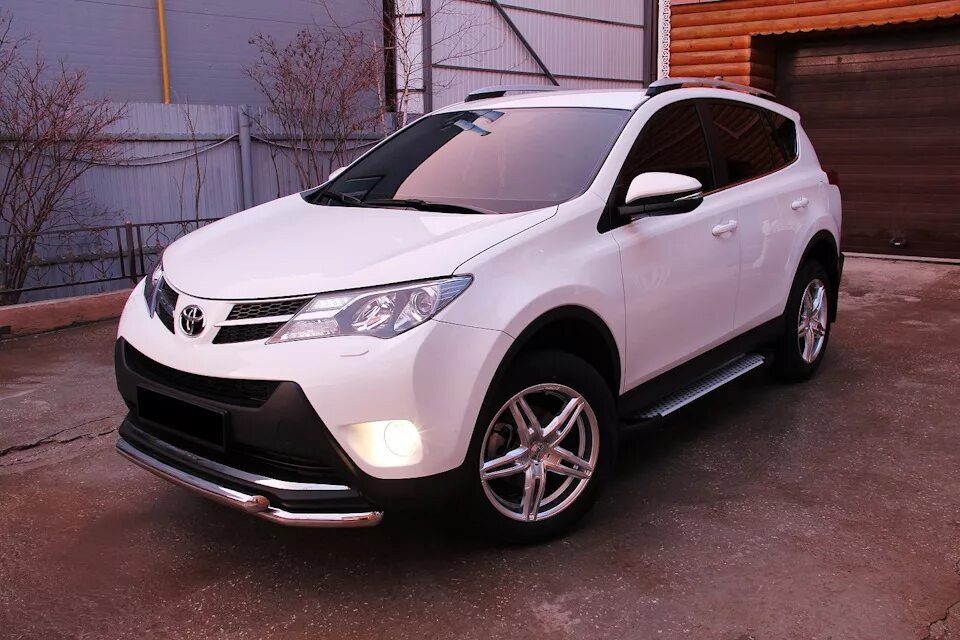 Тойота рав 4 2015. Тойота рав 4 белая. Toyota rav4 2015 Black. Toyota rav4 белый 2015.