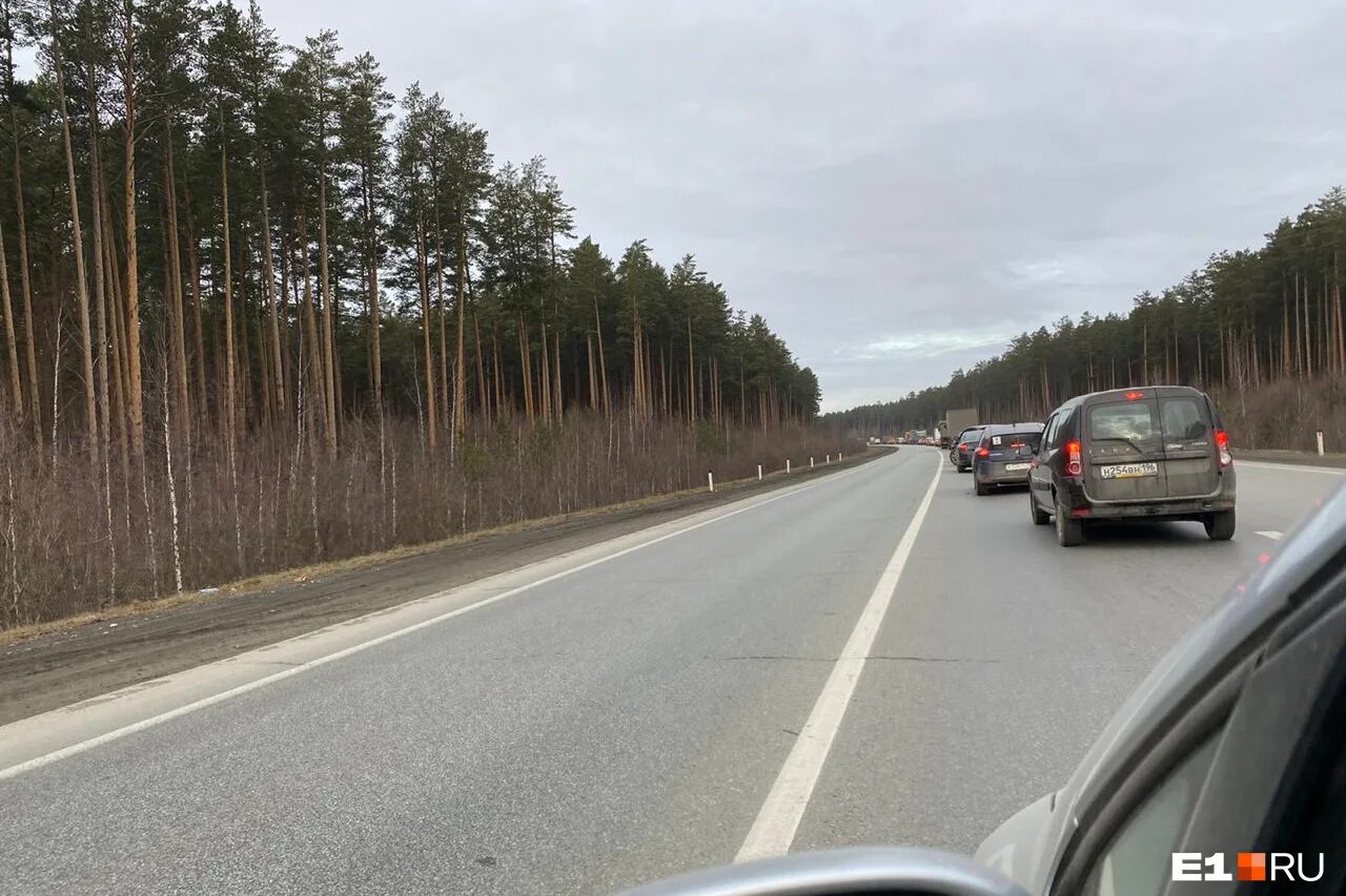 пробка на екаде перед горбатым. гонки на машинах екатеринбург екад фото. екад пробка сейчас екатеринбург. подгорнов владимир сергеевич екатеринбург екад. пробка на екаде.