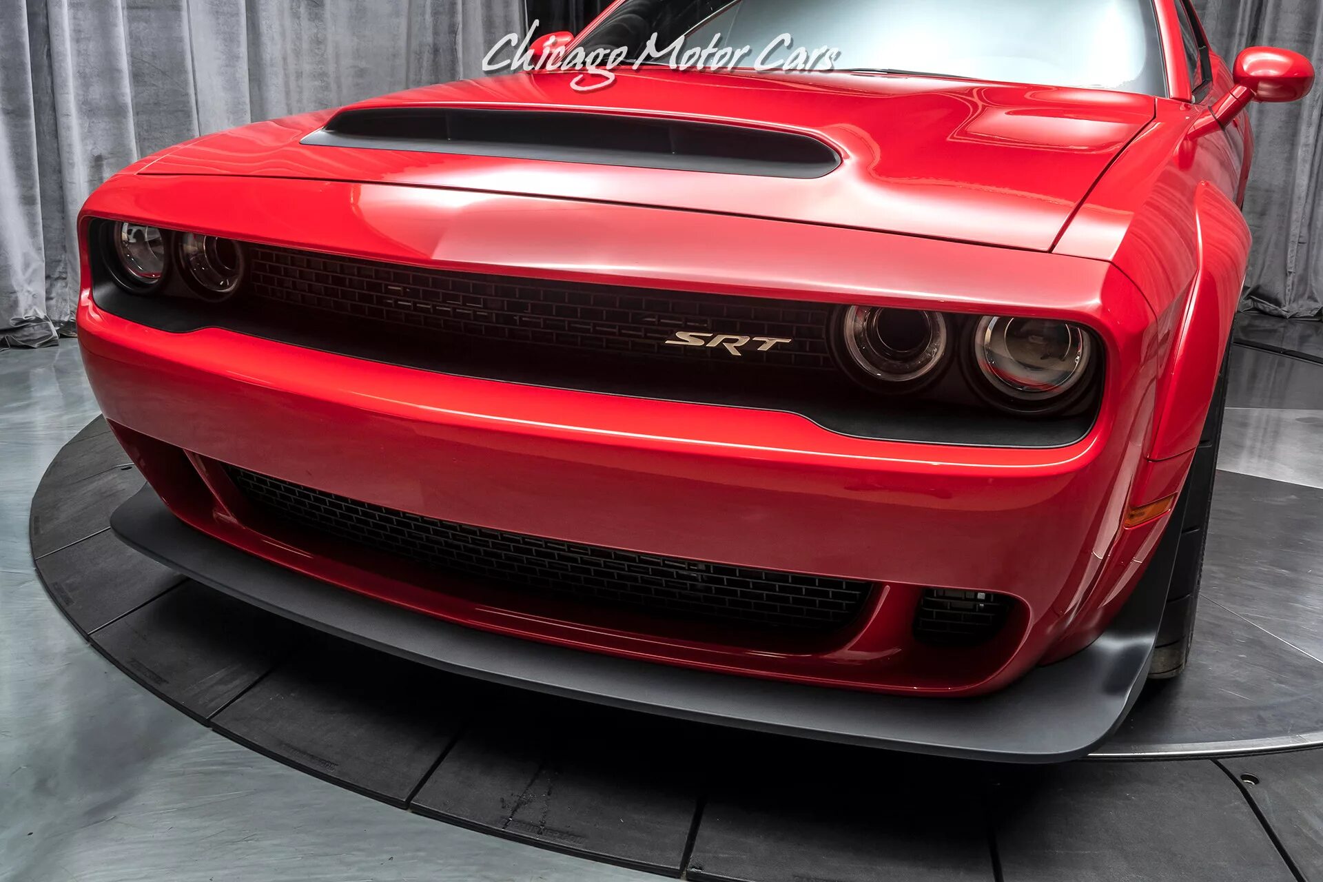 Dodge challenger demon характеристики. Додж челленджер срт. додж челленджер демон 2018. додж челленджер srt demon. dodge challenger srt demon 170.
