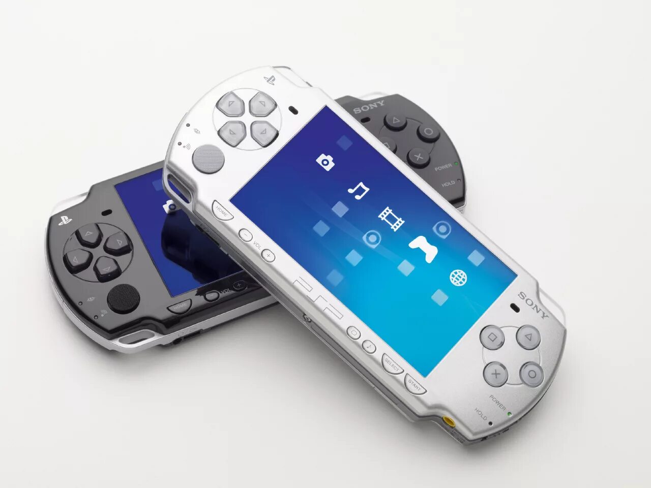 Sony PLAYSTATION Portable Slim & Lite PSP-3000. Sony PLAYSTATION Portable Slim & Lite. PSP 1000 Slim. PLAYSTATION Portable 2000 (Slim and Lite). Почему игровая приставка