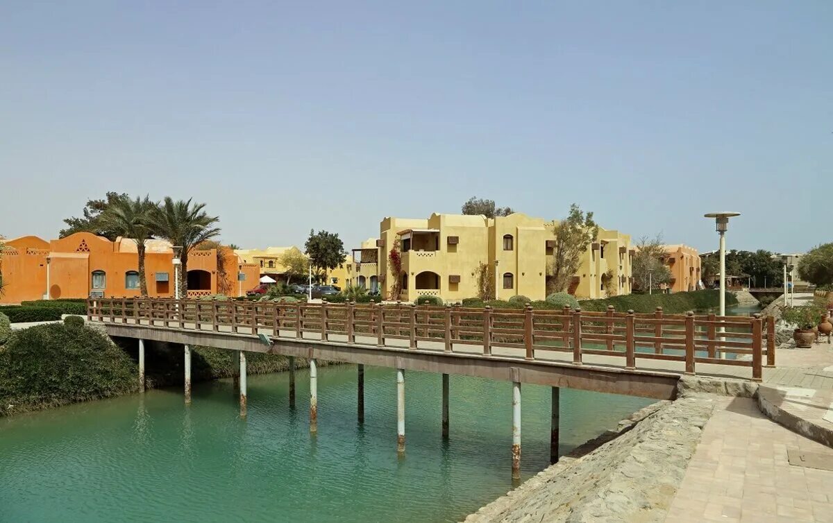 Эль мансура малит кафр эль зайат. Надия эль мансур фото. Египетская венеция в хургаде. Надия эль мансур. Город эль мансура в египте фото.